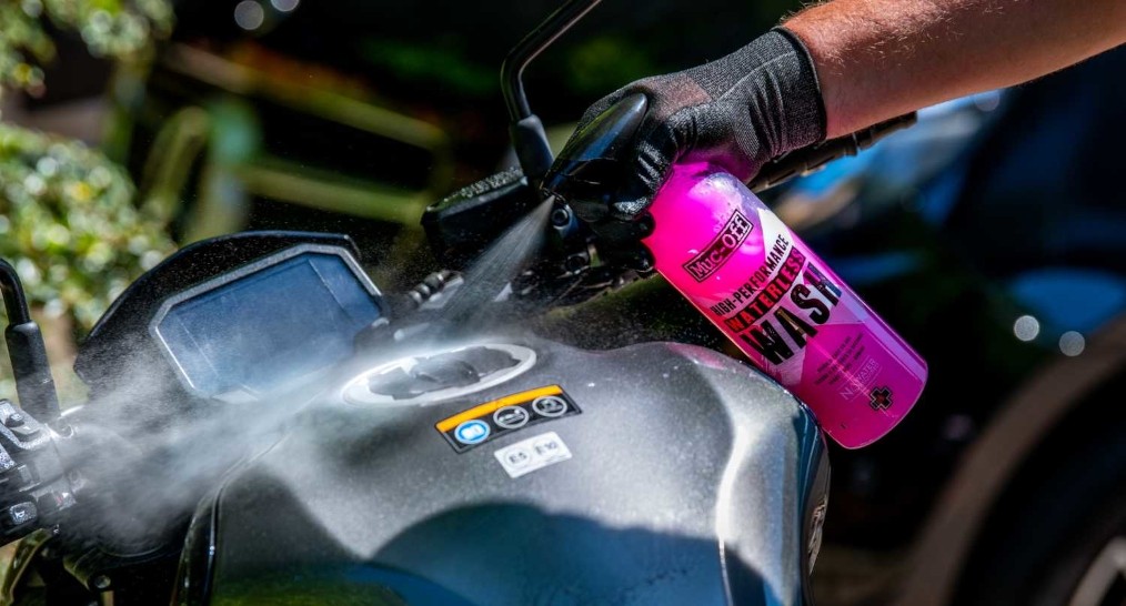 Muc-Off Australia artwork