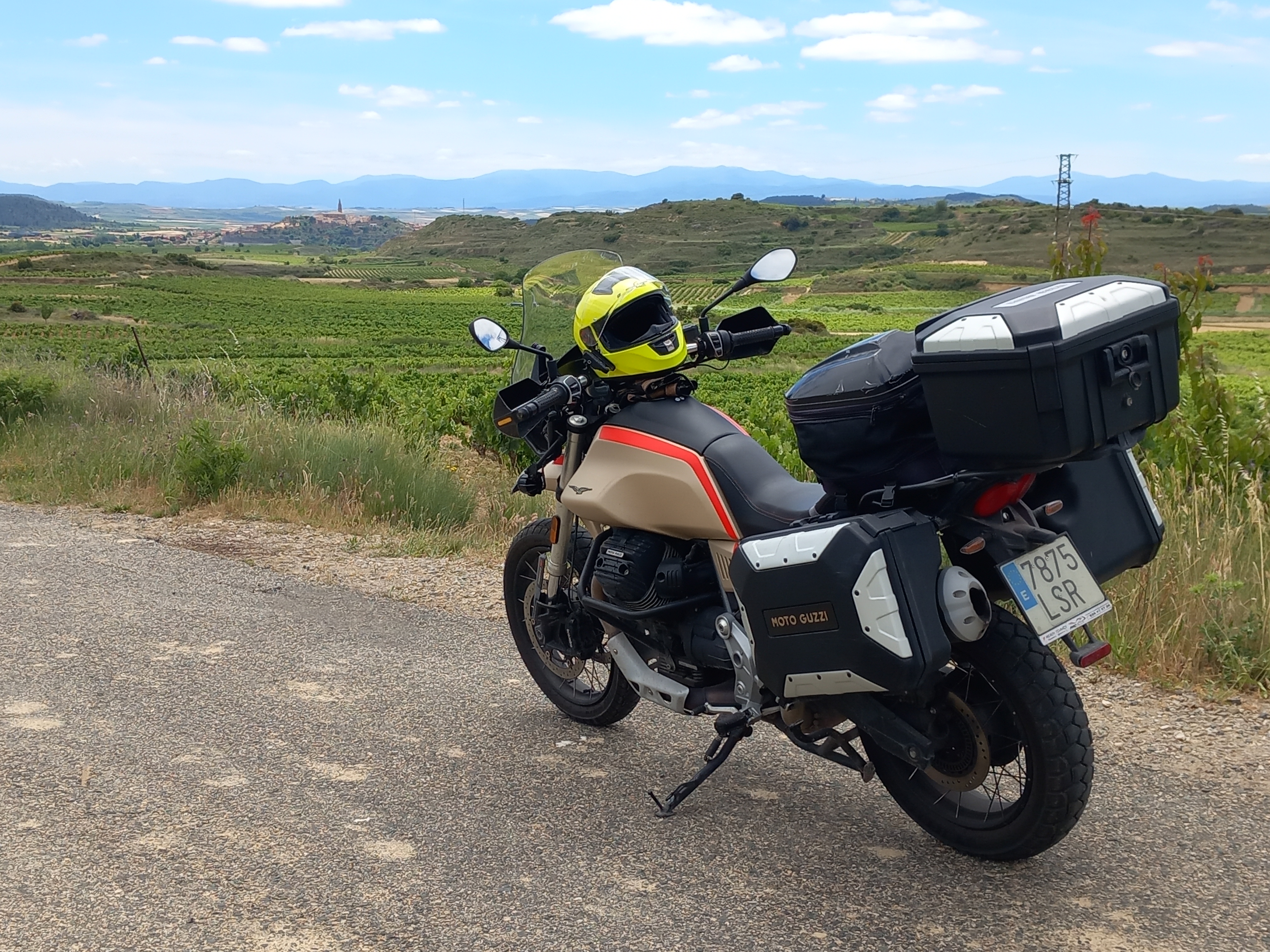 Moto Guzzi V85 TT