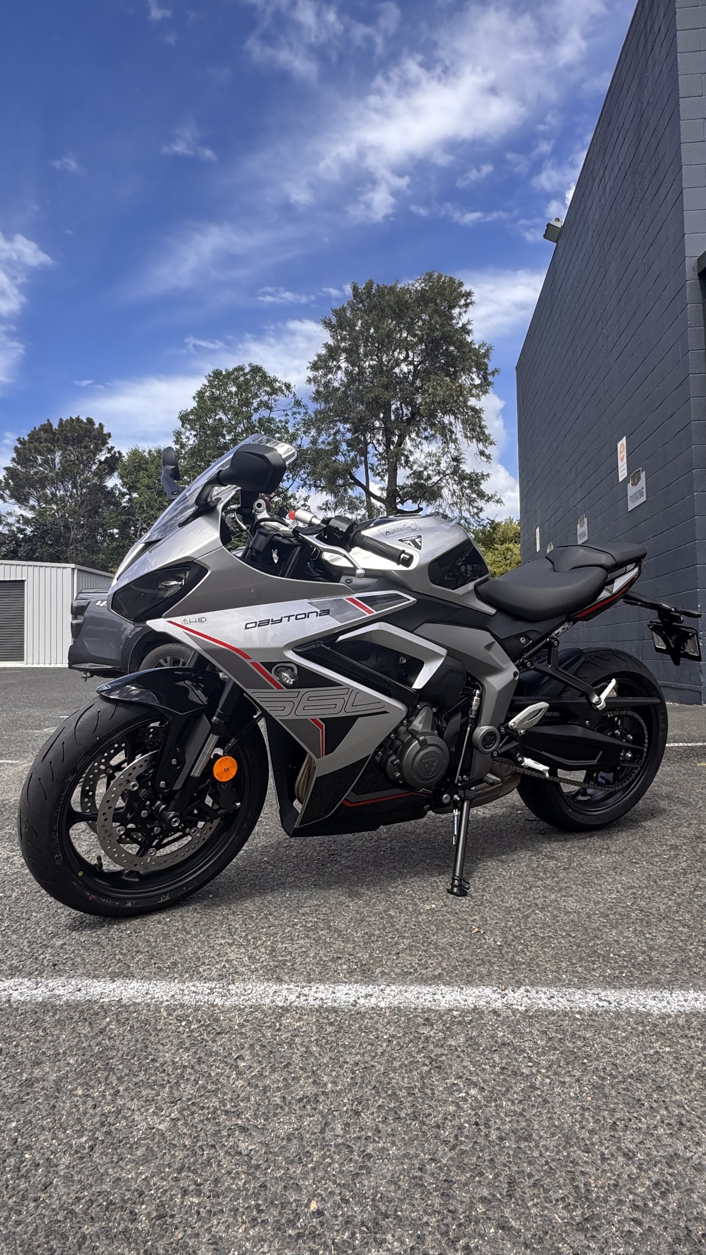 Triumph Daytona 660 photo 3