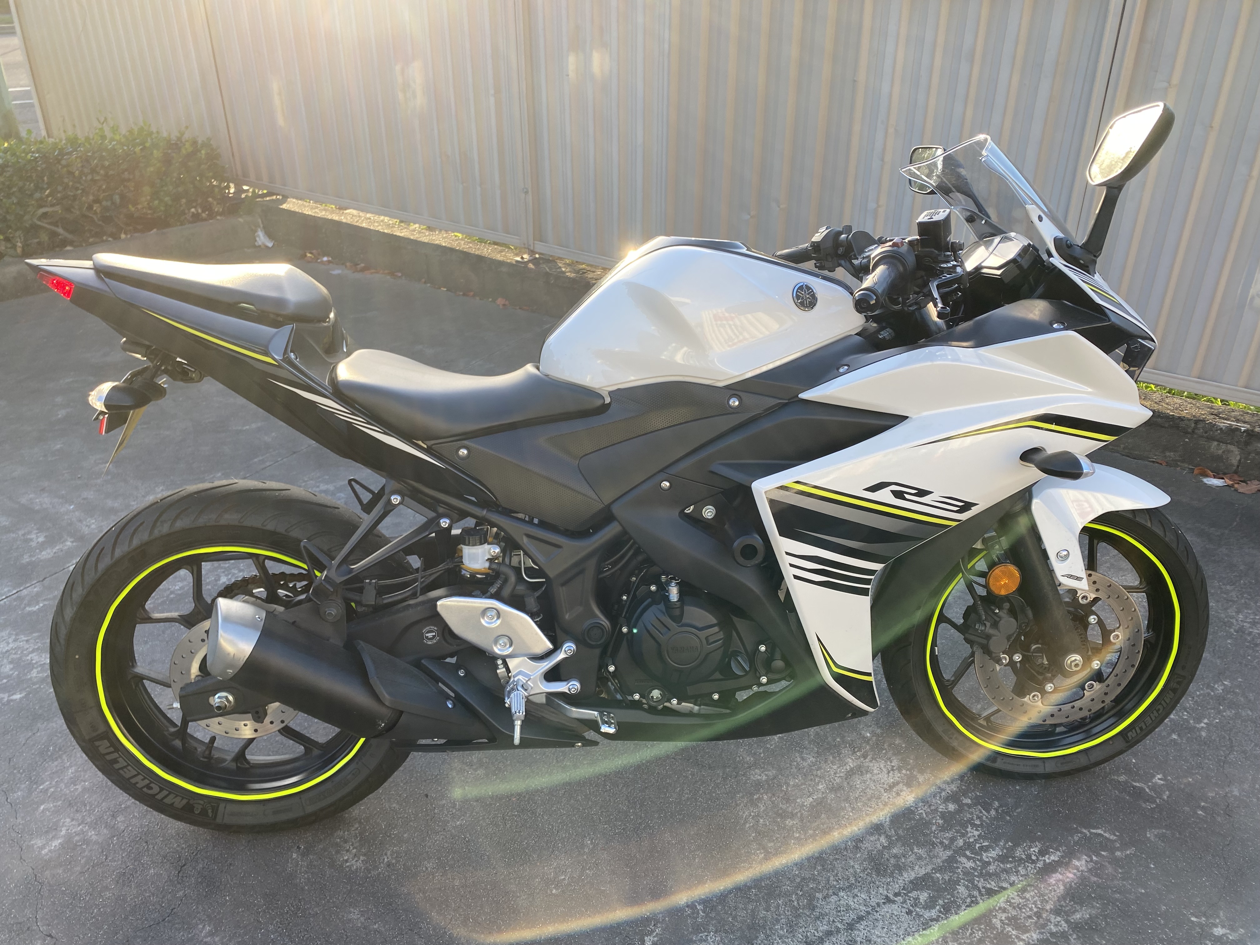Yamaha YZF-R3 photo 2